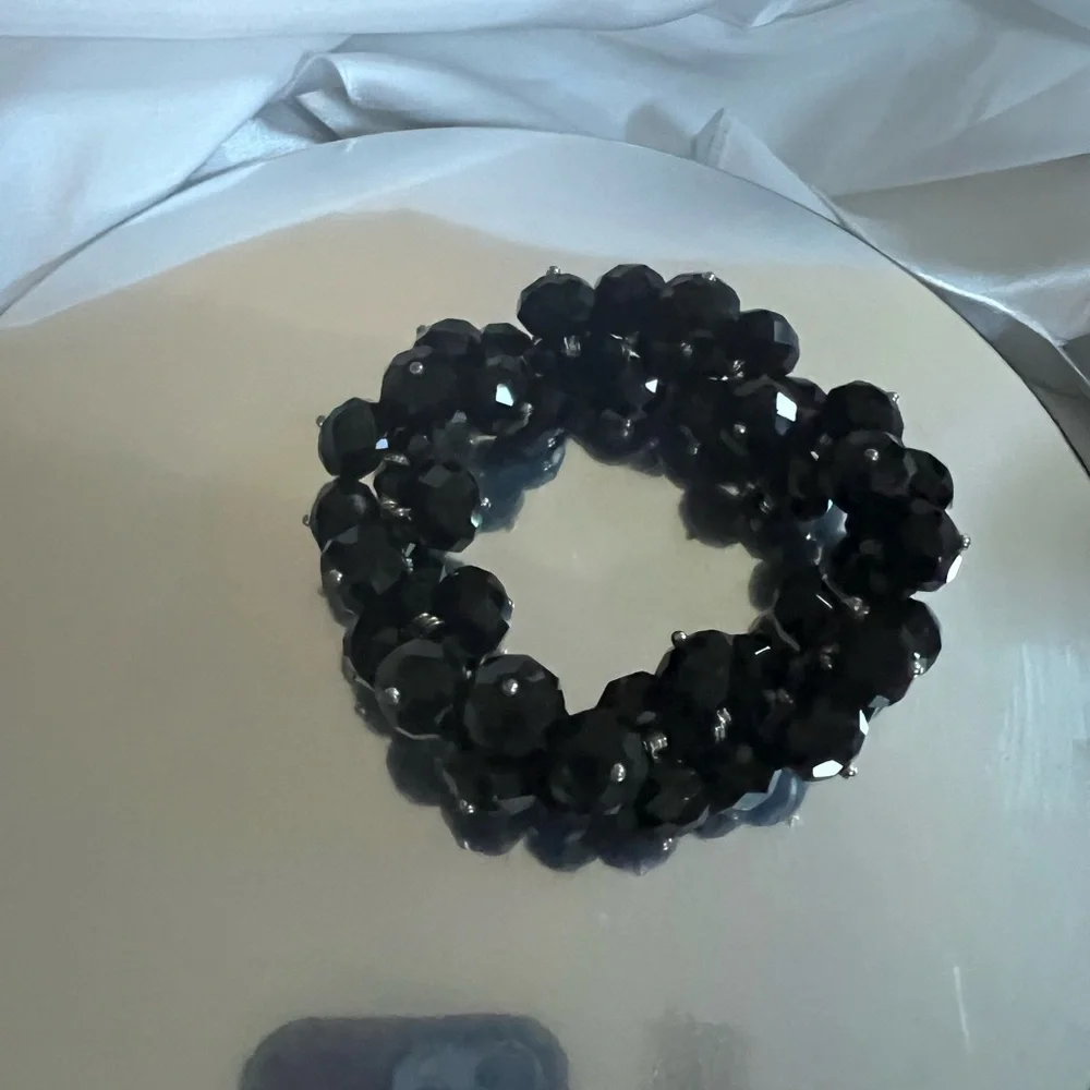 BRACELET Large Elegant Black Glass Beads. Stretch Elastic Fit NWOT
